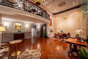 Golden Star Hotel & Apartment