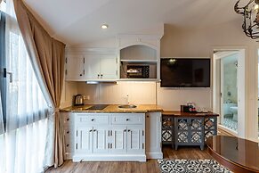 Golden Star Hotel & Apartment