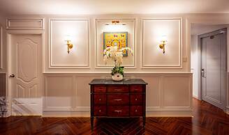 Golden Star Hotel & Apartment