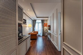 Golden Star Hotel & Apartment