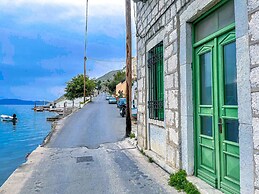 Pitini 1 - Seafront - Harbour view