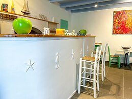 Pitini 1 - Seafront - Harbour view