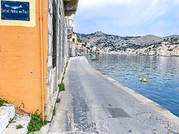 Pitini 1 - Seafront - Harbour view