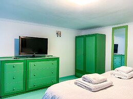 Pitini 1 - Seafront - Harbour view