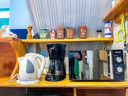 Pitini 1 - Seafront - Harbour view