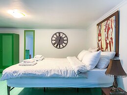 Pitini 1 - Seafront - Harbour view