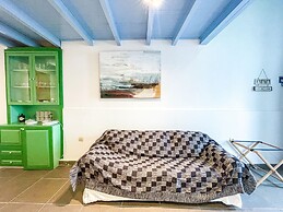 Pitini 1 - Seafront - Harbour view