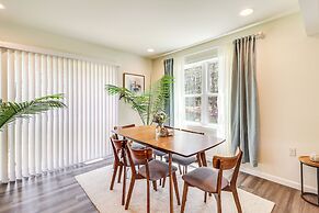 5 Mi to Lake: Modern Tobyhanna Retreat!