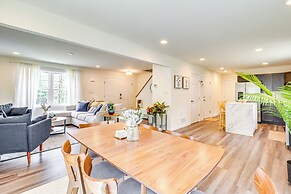 5 Mi to Lake: Modern Tobyhanna Retreat!