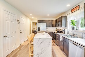 5 Mi to Lake: Modern Tobyhanna Retreat!