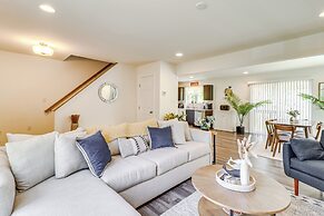 5 Mi to Lake: Modern Tobyhanna Retreat!