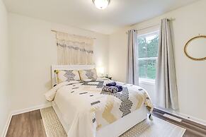 5 Mi to Lake: Modern Tobyhanna Retreat!