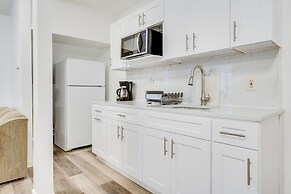 Ludlow Townhome: 3 Mi to Okemo Mountain!