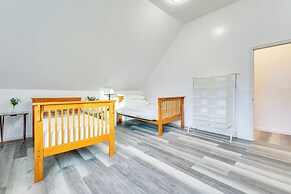 Ludlow Townhome: 3 Mi to Okemo Mountain!