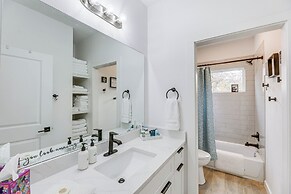 Pet-friendly Lake LBJ Retreat w/ Deck & Hot Tub!