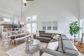 Pet-friendly Lake LBJ Retreat w/ Deck & Hot Tub!