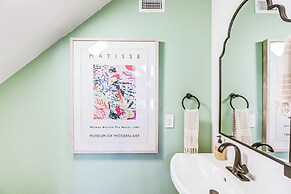 Pet-friendly Lake LBJ Retreat w/ Deck & Hot Tub!