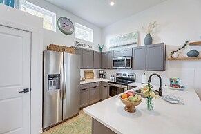 Pet-friendly Lake LBJ Retreat w/ Deck & Hot Tub!