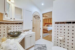 Canalfront Port Isabel Cottage: 5 Mi to Beach!
