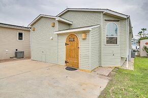 Canalfront Port Isabel Cottage: 5 Mi to Beach!