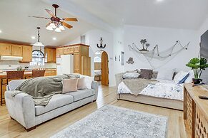 Canalfront Port Isabel Cottage: 5 Mi to Beach!