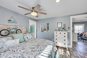 Ocean-view 'sea Gem' Bungalow: Steps to Beach!