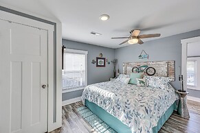 Ocean-view 'sea Gem' Bungalow: Steps to Beach!