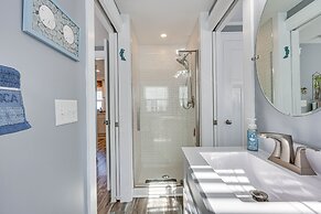 Ocean-view 'sea Gem' Bungalow: Steps to Beach!