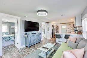 Ocean-view 'sea Gem' Bungalow: Steps to Beach!