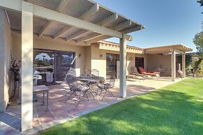 Pet-friendly Palm Desert Gem on Golf Course!