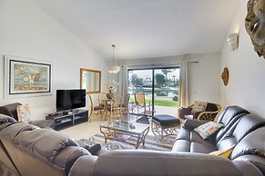 Pet-friendly Palm Desert Gem on Golf Course!