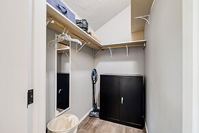 Sweet Seaview Home: Near Beach & Trailhead!