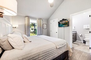 Sweet Seaview Home: Near Beach & Trailhead!