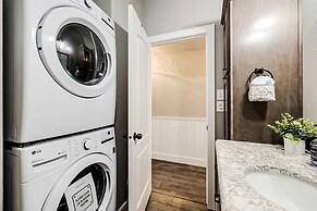 Sweet Seaview Home: Near Beach & Trailhead!