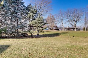 Cozy Markesan Cabin ~ 2 Mi to Green Lake Access!