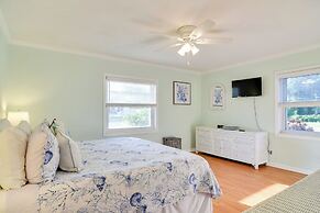 Lovely St Pete Beach Cottage, Walk to Beach & Town