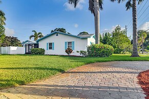 Lovely St Pete Beach Cottage, Walk to Beach & Town