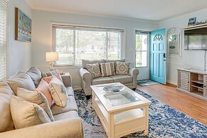 Lovely St Pete Beach Cottage, Walk to Beach & Town