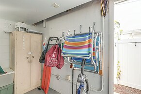Lovely St Pete Beach Cottage, Walk to Beach & Town