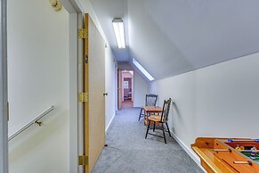Spacious Ludlow Hideaway < 1 Mi to Okemo Mountain!