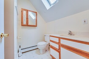 Spacious Ludlow Hideaway < 1 Mi to Okemo Mountain!