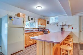 Spacious Ludlow Hideaway < 1 Mi to Okemo Mountain!