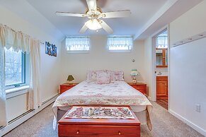 Spacious Ludlow Hideaway < 1 Mi to Okemo Mountain!