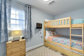 Seaside Retreat in Galveston Near Pleasure Pier!