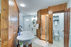 Seaside Retreat in Galveston Near Pleasure Pier!