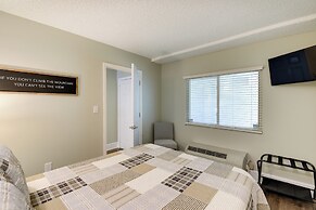 Gatlinburg Condo w/ Smoky Mtn Views: Walk to Dwtn!