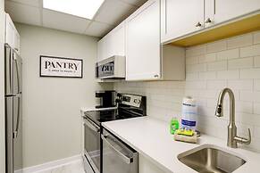 Gatlinburg Condo w/ Smoky Mtn Views: Walk to Dwtn!