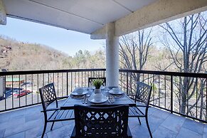 Gatlinburg Condo w/ Smoky Mtn Views: Walk to Dwtn!