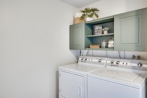 Stylish Orem Retreat w/ Deck, Near BYU & Uvu!