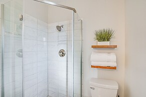 Stylish Orem Retreat w/ Deck, Near BYU & Uvu!